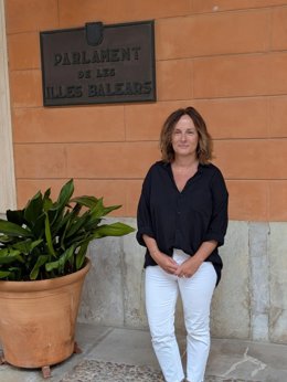 Ana Rosa Abejón presenta su candidatura a las primarias de Podemos al Parlament