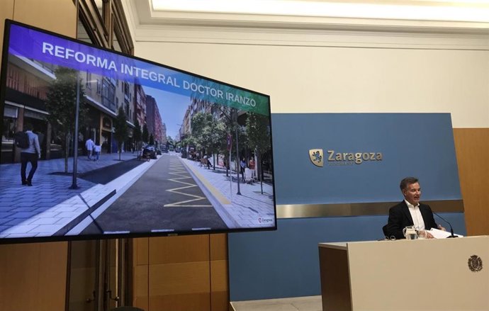 El consejero municipal de Urbanismo del Ayuntamiento de Zaragoza, Víctor Serrano
