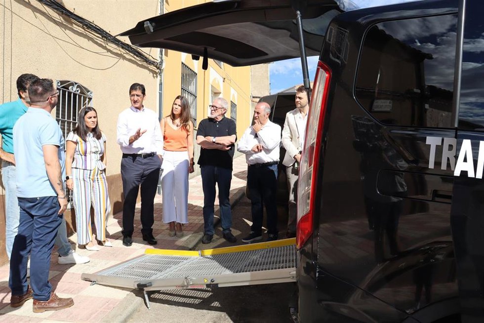 Puesta en marcha del Transporte Sensible a la Demanda del Gobierno de Castilla-La Mancha en la comarca de Almadén.