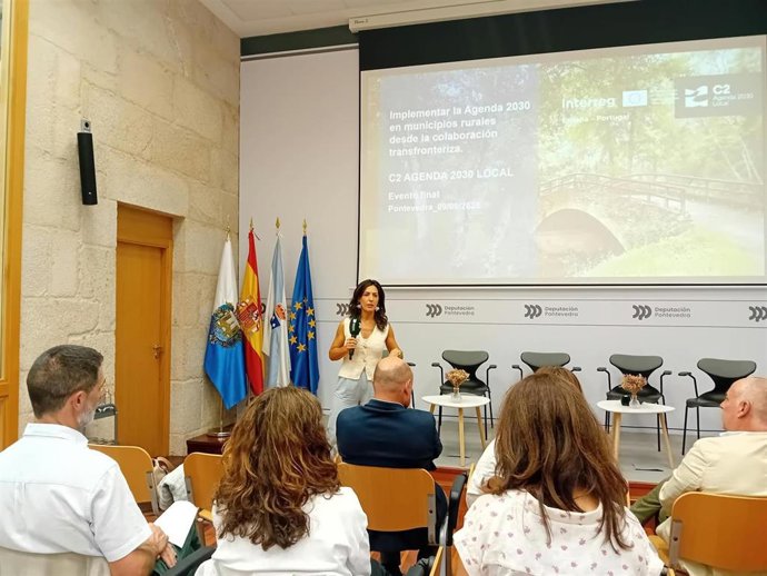 La vicepresidenta primera de Territorio, Igualdad y Cultura de la Diputación de Cáceres, Esther Gutiérrez, participa en la clausura del evento final del proyecto europeo C2 Agenda 2030 Local, celebrado en Pontevedra