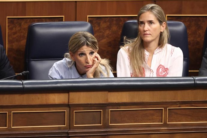 La vicepresidenta segunda y ministra de Trabajo y Economía Social, Yolanda Díaz (i), y la vicepresidenta tercera del Gobierno y ministra para la Transición Ecológica y el Reto Demográfico, Sara Aagesen (d), a 9 de septiembre de 2026, en Madrid (España). 