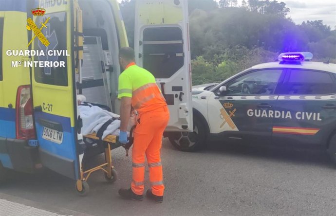 Traslado de uno de los presuntos autores del robo en una vivienda en Salceda de Caselas.