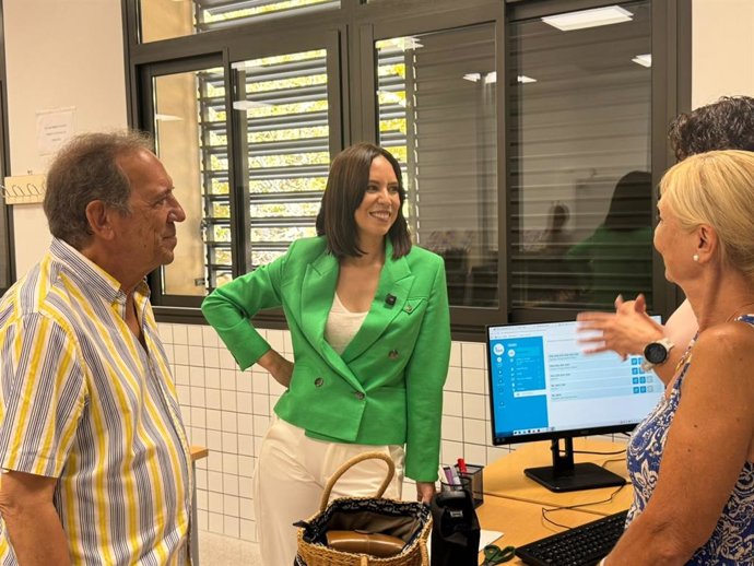 La ministra y secretaria general del PSPV, Diana Morant, en la visita a Gandia