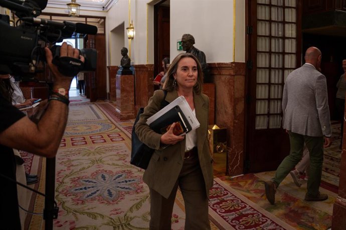 Archivo - La vicesecretaria de Regeneración Institucional del PP, Cuca Gamarra, a su llegada a una sesión plenaria en el Congreso de los Diputados, a 16 de junio de 2026, en Madrid (España). (Foto de archivo).