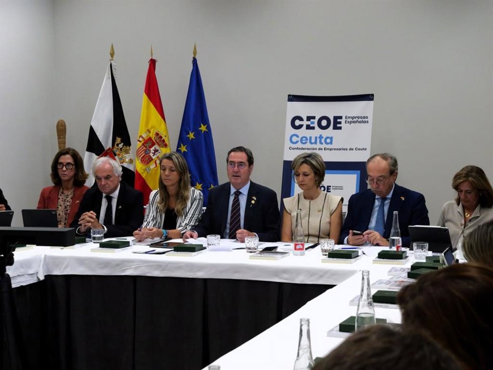 Reunión de la junta directiva de la CEOE, que excepcionalmente se ha celebrado en Ceuta como muestra de apoyo a la ciudad autónoma