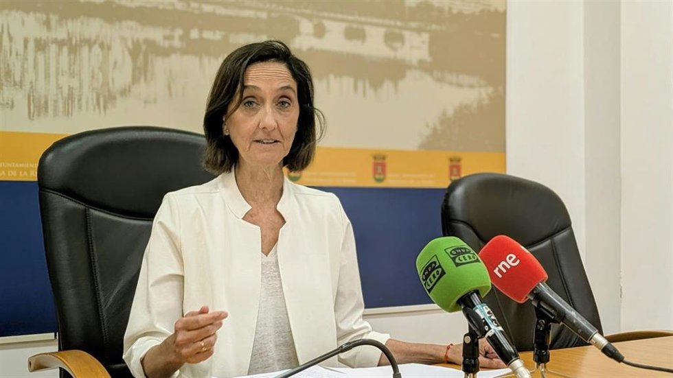La viceportavoz del Grupo Socialista, Flora Bellón.