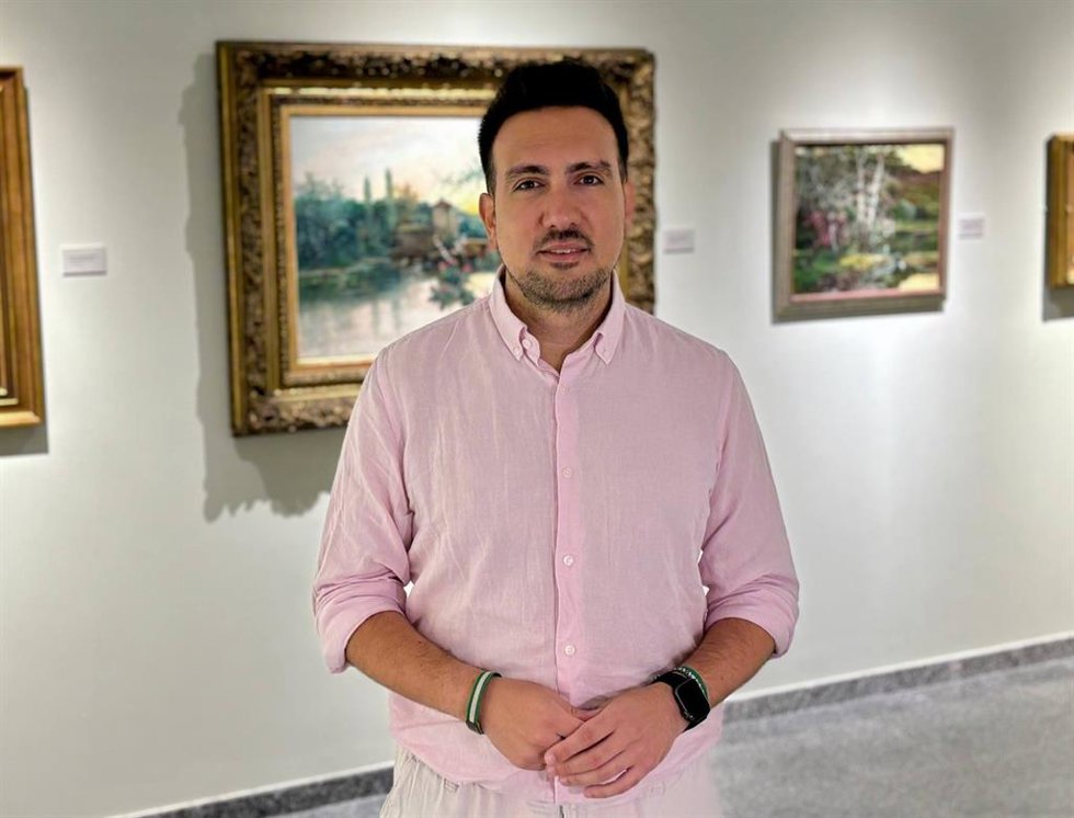 El delegado de Patrimonio, Cultura y Museos, Christopher Rivas, durante de la presentación de la programación de la temporada 2026-2027 del Museo de Alcalá de Guadaíra (Sevilla).