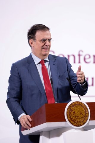 Archivo - 03 February 2025, Mexico, Mexico City: Mexican Secretary of Economy Marcelo Ebrard speaks at a press conference.