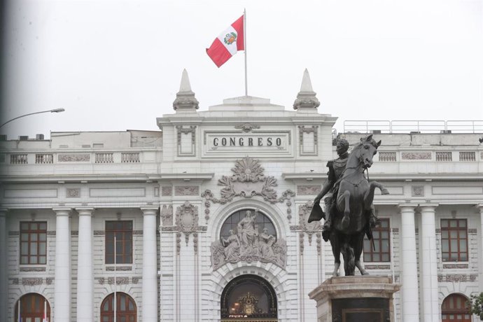 Archivo - Perú.- Mesa Directiva de la Junta Preparatoria del Congreso inicia hoy sus funciones