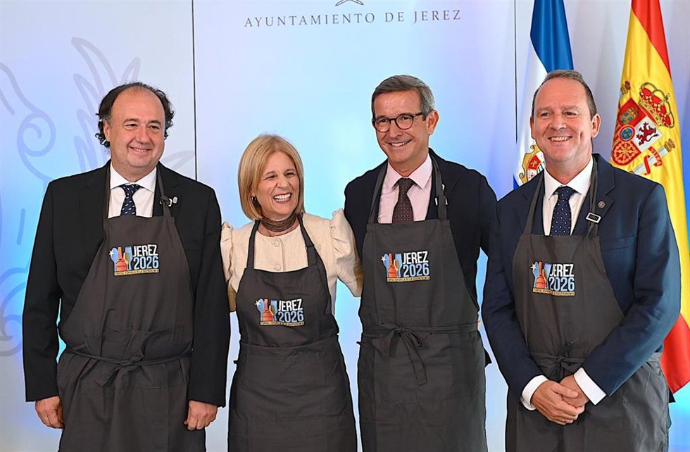 Jorge Paradela, la alcalesa de Jerez y los rectores de la UCA y la UNIA presentando los Cursos de Verano en Jerez.