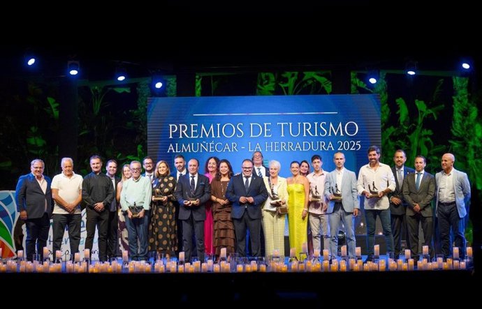 Imagen de archivo de los Premios Turismo Almuñécar La Herradura 2025. La gala de este año tendrá lugar el próximo 24 de septiembre, a las 20,30 horas, en el parque El Majuelo, en el marco de la conmemoración del Día Mundial del Turismo.