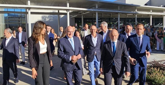 (Izq-Der) La Concejala De Turismo, Blanca Jiménez; El Alcalde De Valladolid, Jesús Julio Carnero; El Presidente De La Cámara De Comercio, Víctor Caramanzana, Y El Presidente De La Diputación, Conrado Íscar