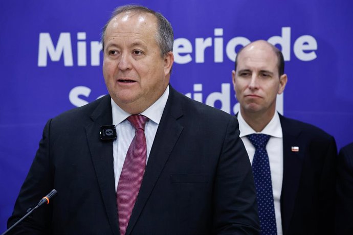 Santiago, 9 de Septiembre de 2026.  El ministro de Seguridad Publica, Martin Arrau, junto al Fiscal Nacional, Angel Valencia y los altos mandos de Carabineros, PDI y Gendarmeria, dan a conocer las cifras consolidadas de homicidios consumados del primer