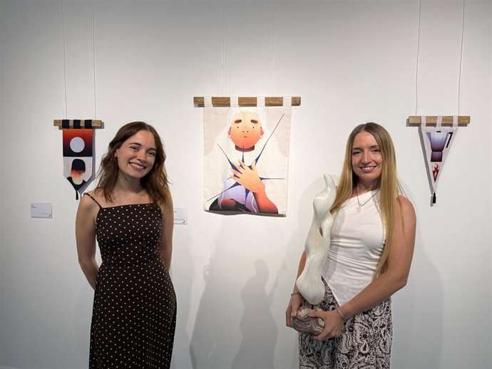 El Espacio Joven de Fundación Ibercaja inicia este nuevo curso con una exposición colectiva dentro de la convocatoria "Espacio Joven para el Desarrollo Artístico", en esta ocasión protagonizada por las artistas Alicia Blasco y Estela Ferrer Peraire