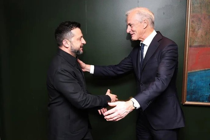 El presidente de Ucrania, Volodimir Zelenski, y el primer ministro de Noruega, Jonas Gahr Store