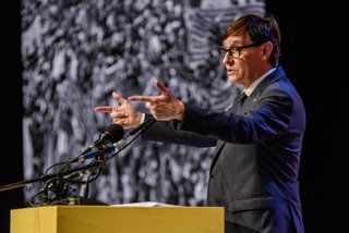 El president de la Generalitat, Salvador Illa, en l'acte institucional de commemoració del 50 aniversari de la Diada de 1976 a Sant Boi de Llobregat (Barcelona), la primera manifestació catalanista organitzada de forma legal després del franquisme