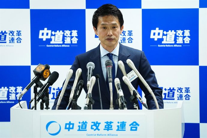 Archivo - TOKYO, Feb. 13, 2026  -- Junya Ogawa speaks after being elected as the new leader of Japan's main opposition force, the Centrist Reform Alliance (CRA), in Tokyo, Japan, Feb. 13, 2026.   Junya Ogawa was elected new leader of Japan's main oppositi
