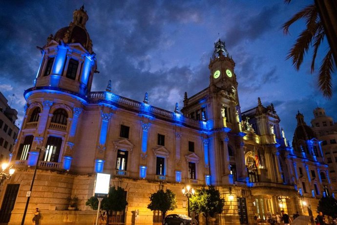 València felicita al Premio Planeta por sus 75 años "despertando el deseo de leer"