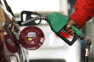 Archivo - Chile.- Bajas en precio de combustibles contuvieron la inflación: IPC de 0,1% en julio