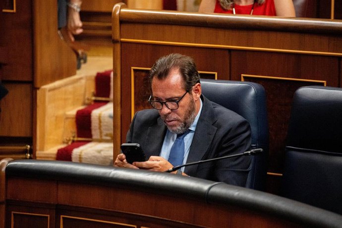 El ministro de Transportes y Movilidad Sostenible, Óscar Puente, durante una sesión plenaria en el Congreso de los Diputados, a 9 de septiembre de 2026, en Madrid (España). 