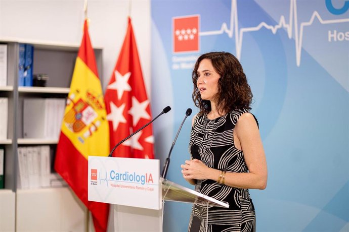 Archivo - La presidenta de la Comunidad de Madrid, Isabel Díaz Ayuso, visita el nuevo Servicio CardiologIA Madrid 365, en el Hospital Universitario Ramón y Cajal, a 23 de junio de 2026, en Madrid (España). 
