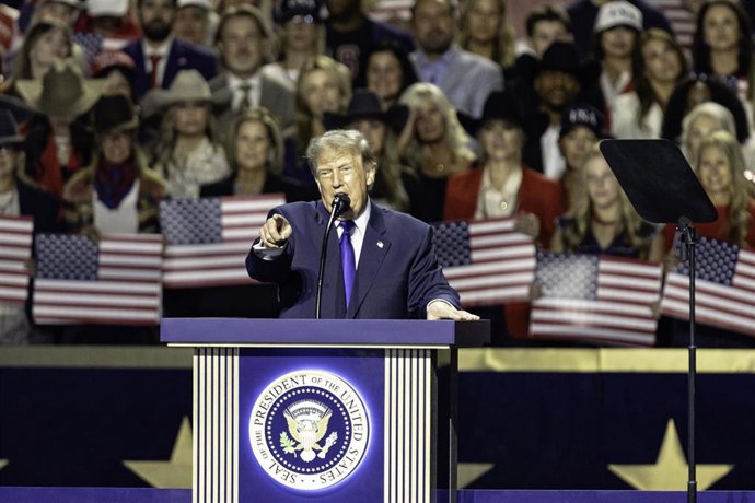 El presidente de Estados Unidos, Donald Trump, señala y se dirige directamente a la audiencia durante la Convención Republicana de 2026, en Dallas, Texas