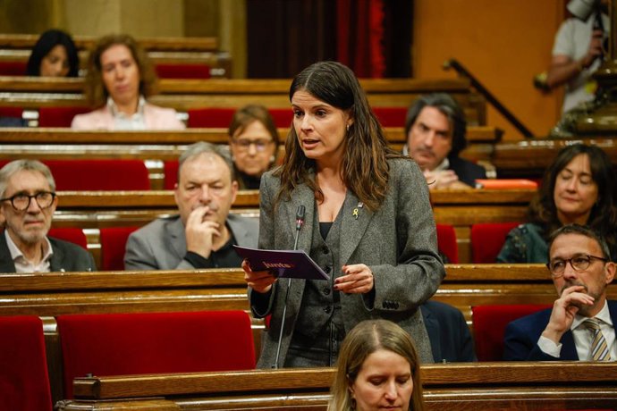 Archivo - La presidenta de Junts, Mónica Sales, en la sesión de control a su gobierno en el Parlament de Catalunya el viernes 5 de diciembre de 2026 en Barcelona (Cataluña, España).