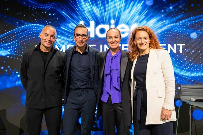 La extenista suiza Martina Hingis participó en un panel en el stad de la multinacional de electrodomésticos Haier en la feria Ifa en Berlín.