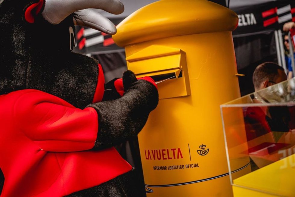 Correos despliega en la provincia de Málaga toda la infraestructura de La Vuelta 26.