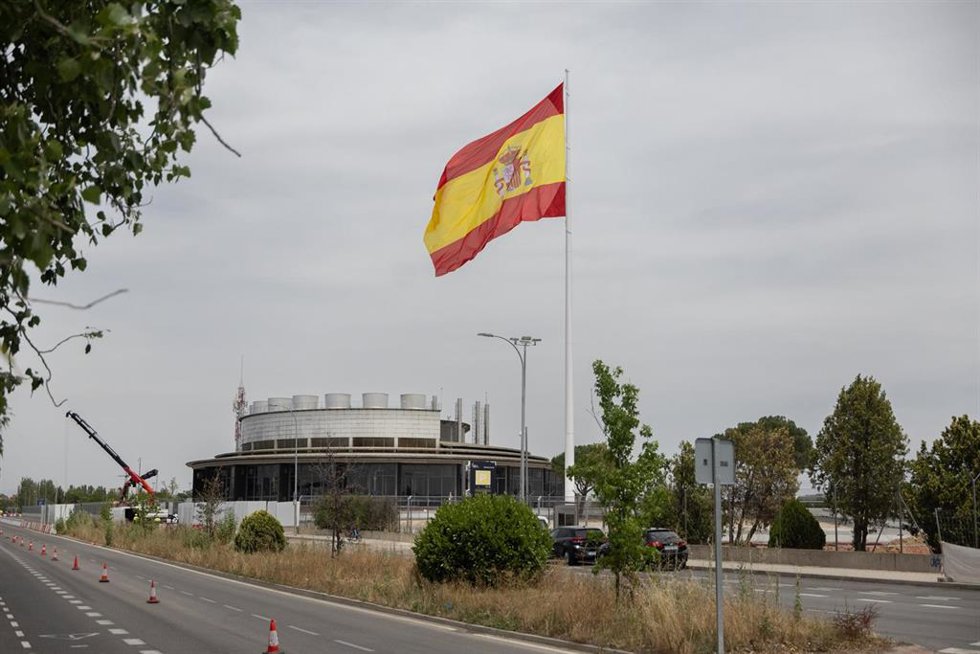 Archivo - Vista de la bandera más grande de España, situada en el nuevo circuito Madring, en IFEMA Madrid, a 22 de junio de 2026, en Madrid (España). El pasado 16 de junio se produjo el izado de la bandera de España durante el acto de inauguración del fut