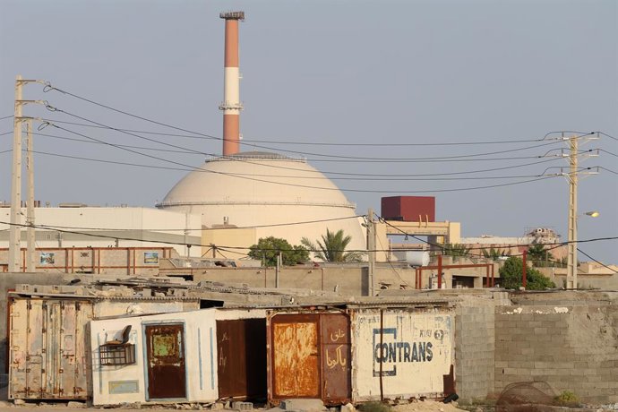 Archivo - Arquivo - 29 de abril de 2024, Bushehr, Irã: Vista da usina nuclear de Bushehr (BNPP) a partir das vilas de pescadores de Halileh, no sul do Irã. A usina nuclear de Bushehr é o primeiro reator nuclear comercial do Irã. Em 1994, Teerã e Moscou as
