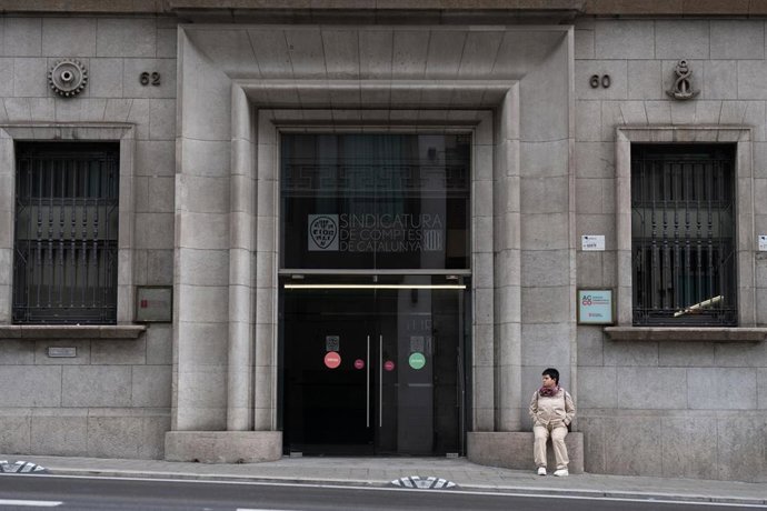 Archivo - Fachada de la sede de la Sindicatura de Comptes