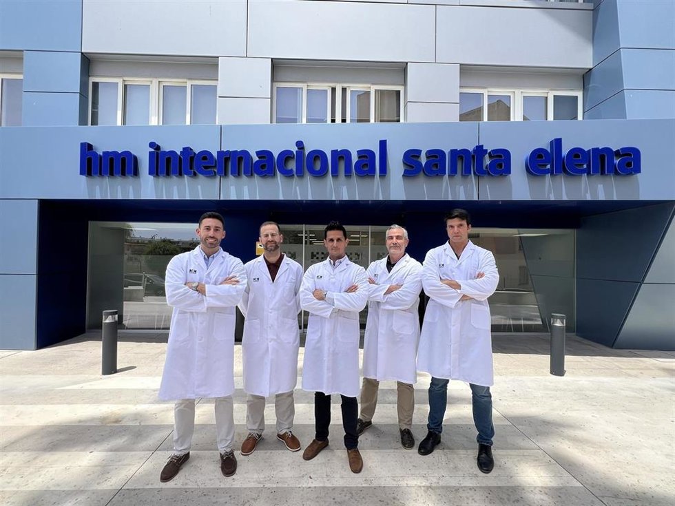El nuevo equipo del Servicio de Neurocirugía del Hospital HM Santa Elena.