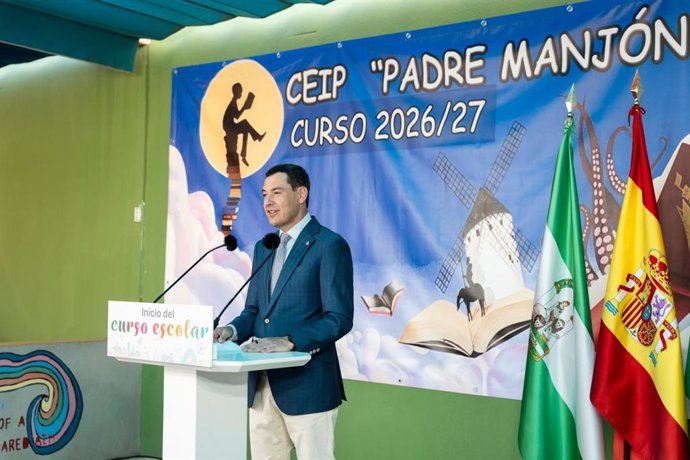 El presidente de la Junta de Andalucía, Juanma Moreno, en la inauguración del curso escolar 2026-2027 en Andalucía desde el CEIP Padre Manjón, de Benahadux (Almería)