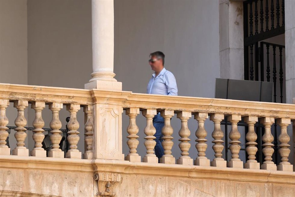 Archivo - El principal acusado el día que comienza el juicio por la macroestafa inmobiliaria de Lujo Casa, en la Sección Segunda de la Audiencia Provincial, a 26 de junio de 2025, en Palma de Mallorca, Mallorca, Baleares (España).