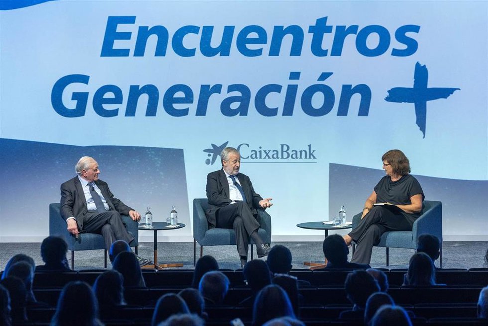 El presidente de CaixaBank, Tomás Muniesa, y el cardiólogo Valentí Fuster este jueves en Barcelona.