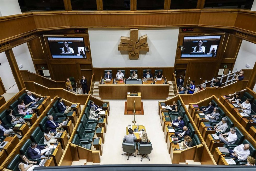 Archivo - Pleno del Parlamento Vasco