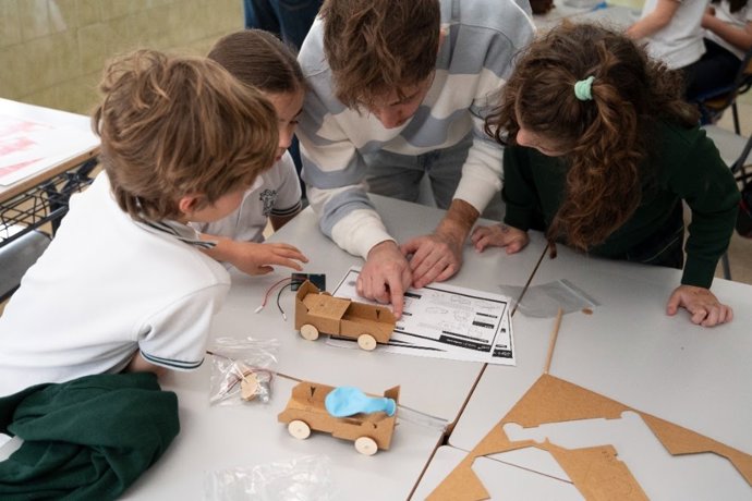 Desde el lanzamiento de Endesa Educa Digital en 2019, 33.386 alumnos de 501 colegios andaluces ya han mejorado sus conocimientos energéticos y más de 580 docentes los han acompañado durante el proceso.