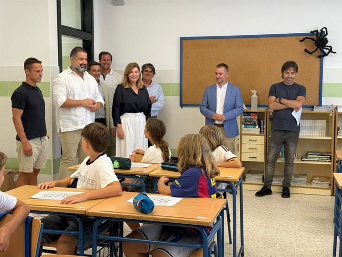 La delegada del Gobierno en Huelva, Berta Centeno, inaugura el curso escolar en el CEIP Virgen del Carmen de El Rompido.