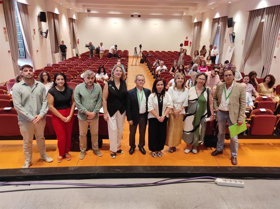 Autoridades en la inauguración del enceuntro sobre la prevención en el Día Mundial para la Prevención del Suicidio.