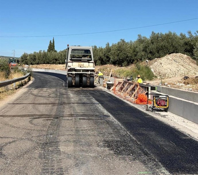 Mejoras en la carretera MA-4100 en Villanueva del Trabuco.