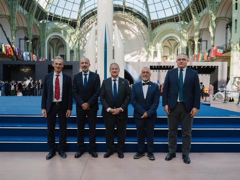 El ministro de Industria y Turismo, Jordi Hereu,  en Cumbre Internacional del Espacio de París