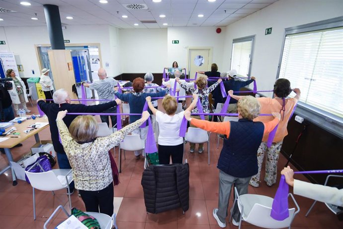 Archivo - Actividades por el Día Internacional de las Personas Mayores, en el Hospital Ramón y Cajal, a 1 de octubre de 2025, en Madrid (España). 