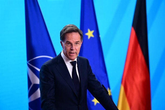 10 de setembro de 2026, Berlim: Mark Rutte (à esquerda), secretário-geral da Organização do Tratado do Atlântico Norte (OTAN), discursa durante uma coletiva de imprensa ao final da conferência de embaixadores no Ministério Federal das Relações Exteriores.