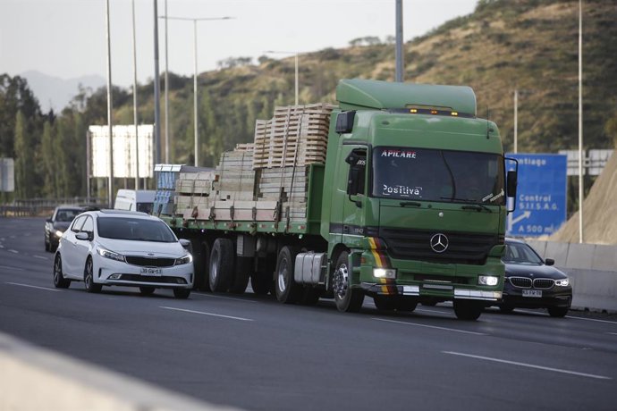 Archivo - Chile.- Índice de Costos del Transporte registró una aumento mensual de 1,5% en mayo