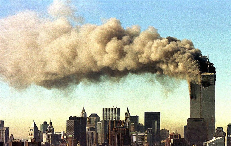 Archivo - Las Torres Gemelas tras el atentado del 11-S perpetrado por Al Qaeda
