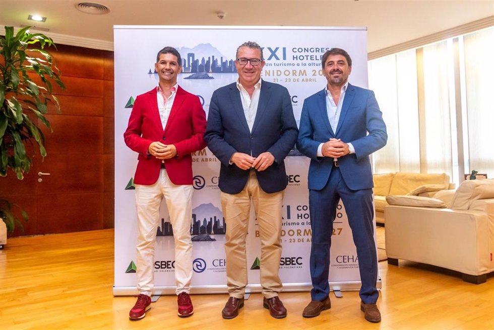 CEHAT y HOSBEC presentan en Benidorm el XXI Congreso de Hoteleros Españoles, que se celebrará en abril de 2027