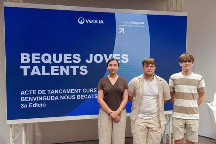 Alumnos becados en la tercera edición de las becas 'Joves Talents'