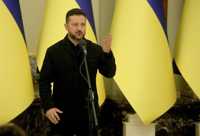 25 de agosto de 2026, Kiev, Ucrânia: O presidente da Ucrânia, Volodymyr Zelenskyy, participa da sexta cerimônia de entrega do prêmio “Lenda Nacional da Ucrânia” no Palácio Mariinskyi, em Kiev, Ucrânia, em 25 de agosto de 2026. Criado em 2021, o Prêmio Nac