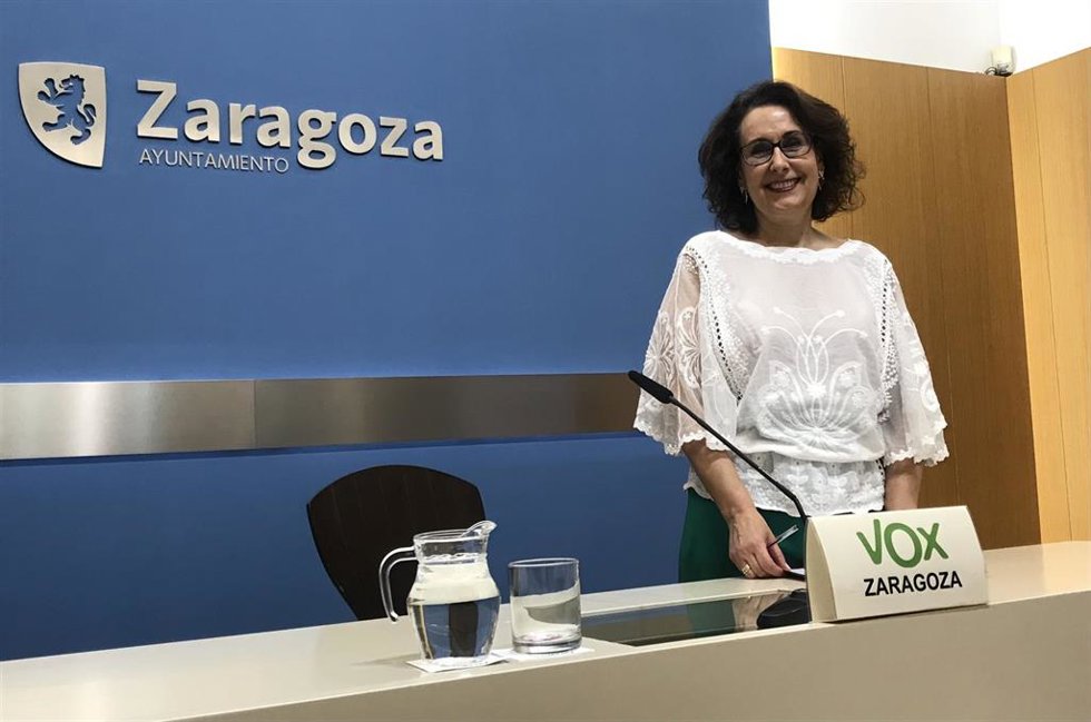 Archivo - La portavoz del grupo municipal de Vox en el Ayuntamiento de Zaragoza, Eva Torres,